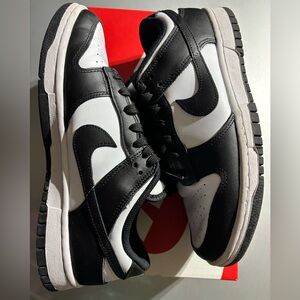 Nike Women's Black and White Sneakers